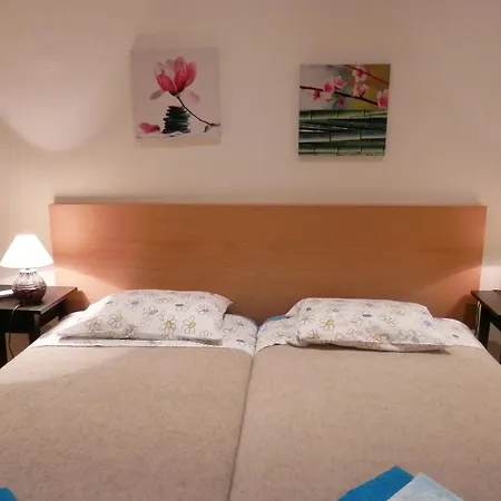 Downtown, Cozy In דירה