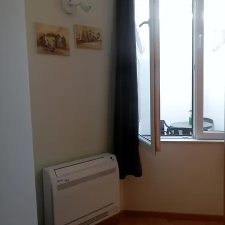 Downtown, Cozy In דירה *