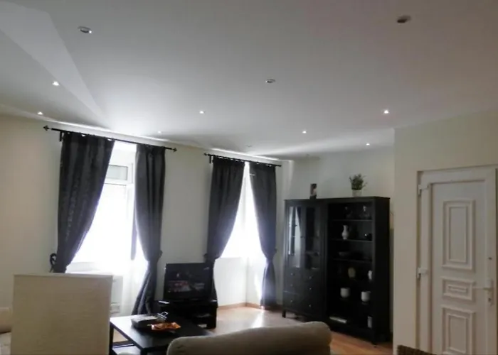 Downtown, Cozy In شقة